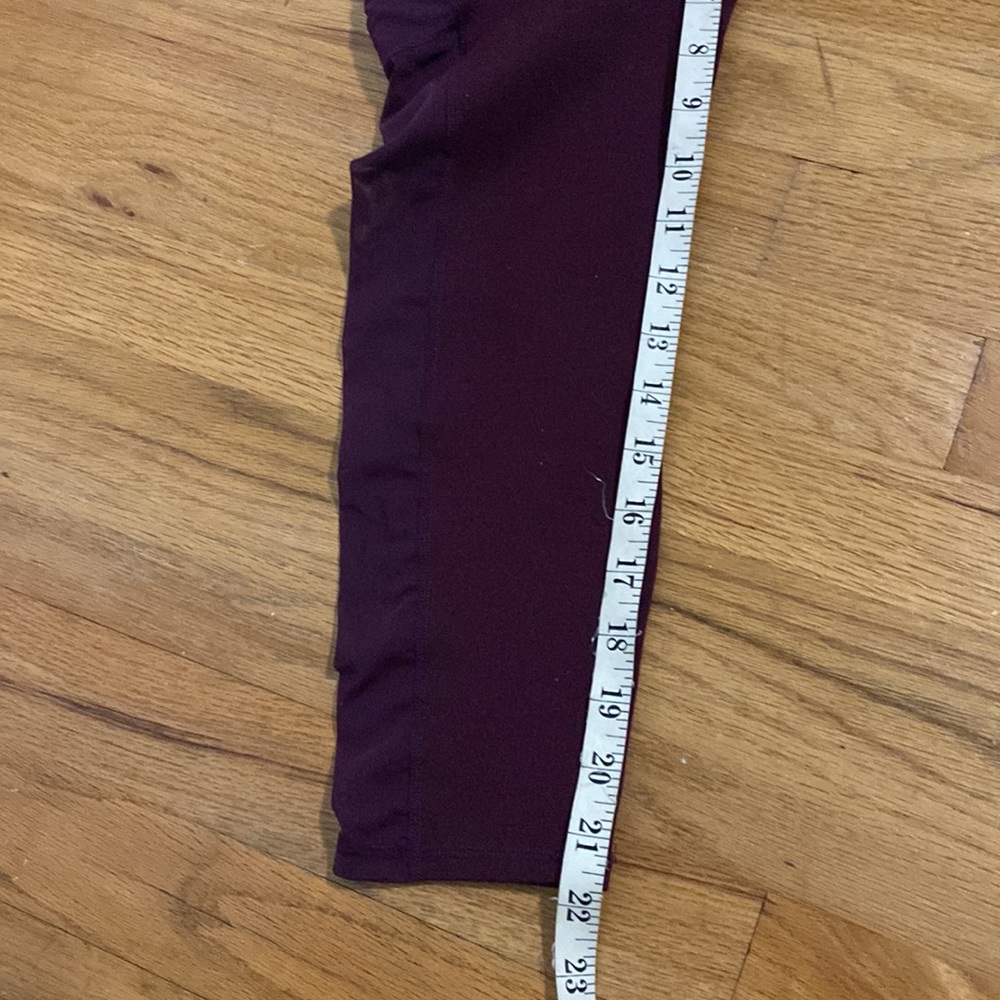 Fabletics Exercise Capris - Picture 8 of 8